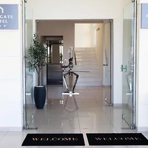 3* Hotel Gate Airport